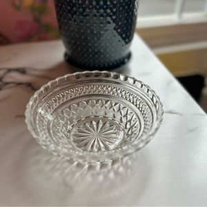 Wexford Pattern by Anchor Hocking Heavy Crystal dessert fruit bowl
